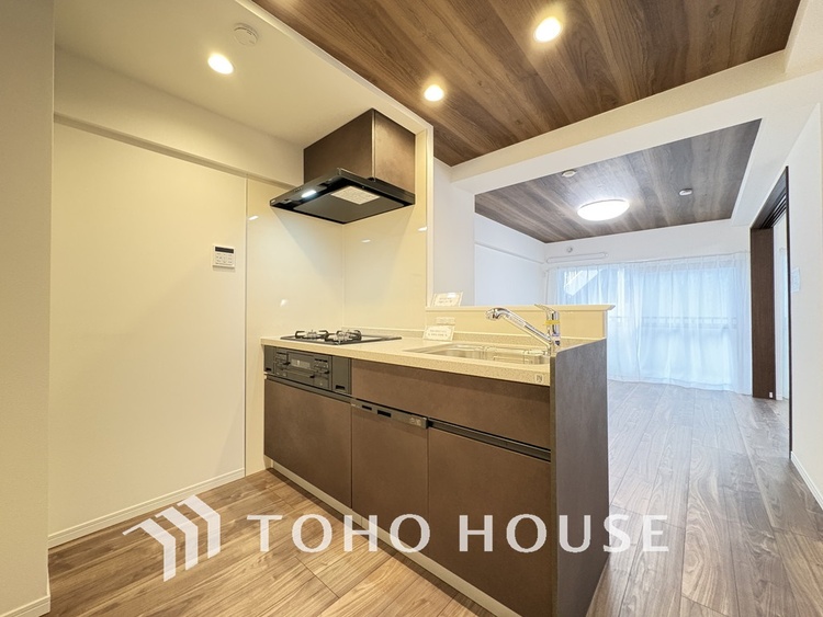 キッチン シンプルな部屋の雰囲気に溶け合うナチュラルキッチン