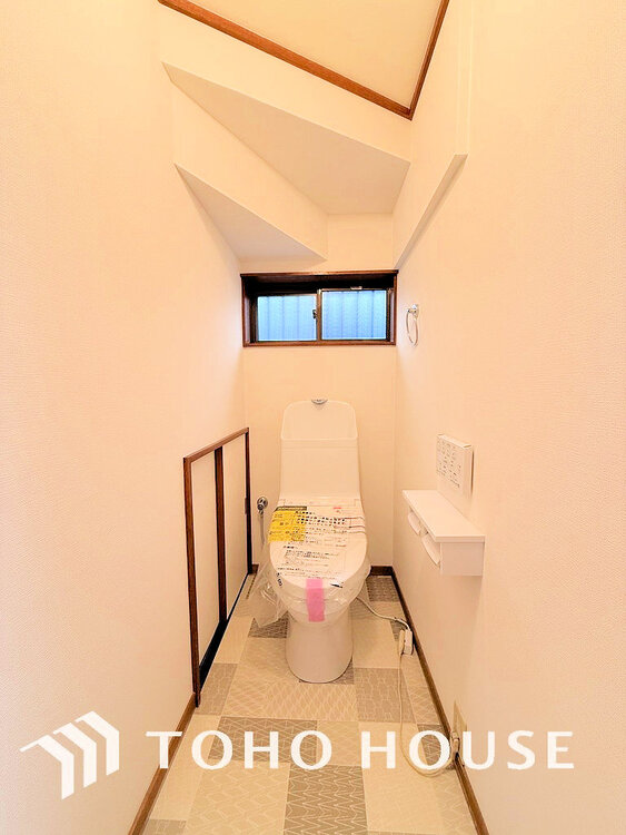 トイレ 白いクロスにより清潔感のあるトイレ