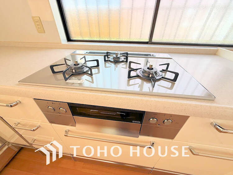 その他 3口ガスコンロでお料理のスピードもUP。効率よくお料理できますね