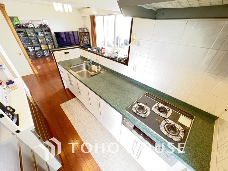 キッチン シンプルな部屋の雰囲気に溶け合うナチュラルキッチン