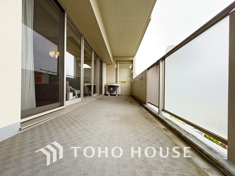 バルコニー 陽当たり良好なバルコニー