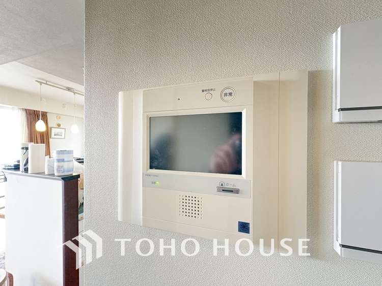 その他 来客が一目でわかるモニター付きインターホン