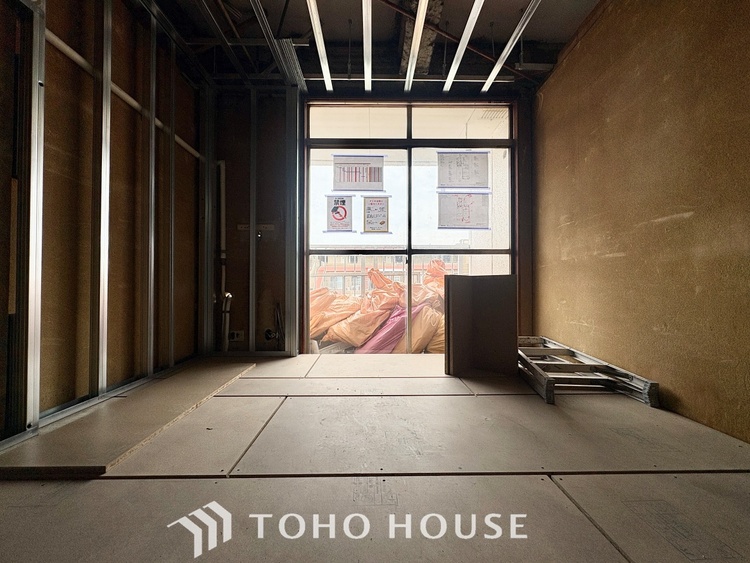 内装 【改装中】感性を育むプライベートルームはシンプルでスマートな空間。好みの空間で読書をしたり、音楽を聞いたりと一人の時間も充実したものにできます。