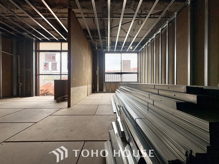 内装 【改装中】【LIVING】◆扉を◆開くとこの景色。家族の”おかえり”の声が聞こえてきそう。