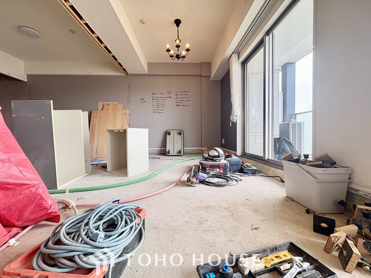 内装 【改装中】【LIVING】◆Sunshine◆光が燦々と入り、いるだけで気持ちいい。「開放的でゆとりあるお部屋です。