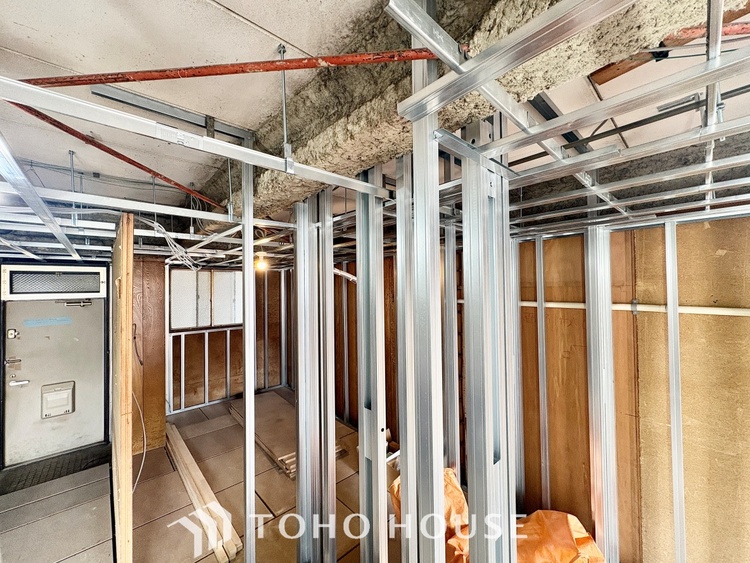 洗面 【改装中】【WASHROOM】◆快適◆煌びやかな暮らしの中にも忘れたくない快適さ。大きな収納が助けてくれます。