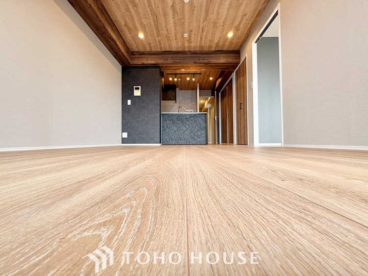 内装 【LIVING】◆Sunshine◆光が燦々と入り、いるだけで気持ちいい。「開放的でゆとりあるお部屋です。