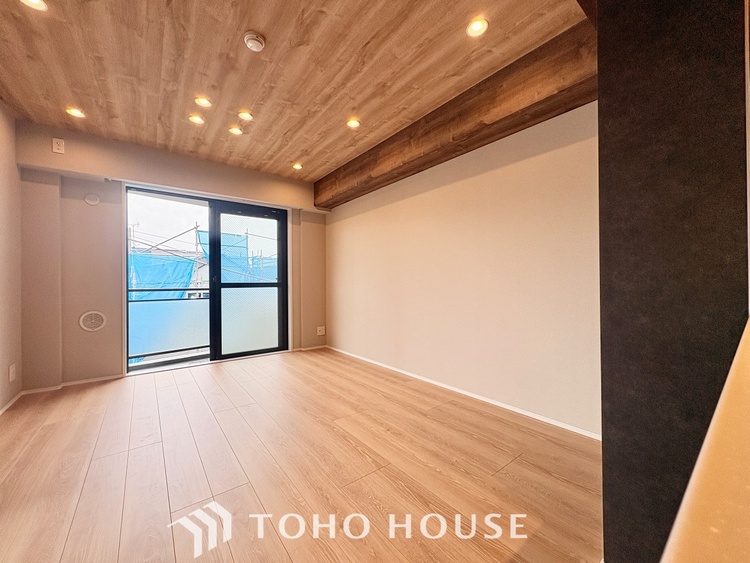 内装 【LIVING】◆陽光◆が差し込む。この開放的なLDKに家族の笑顔が集う。家族が一緒に過ごす空間は明るく、そして居心地よく。