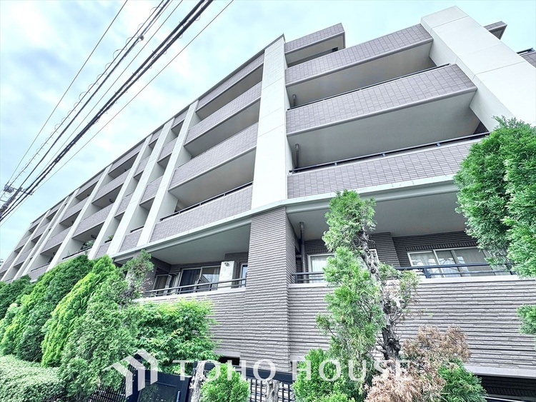 外観 漂う上質な空気感、マンションに入れば「おかえりなさい」と笑顔で迎えてくれるエントランス。最良の心配りを感じるマンションでした。