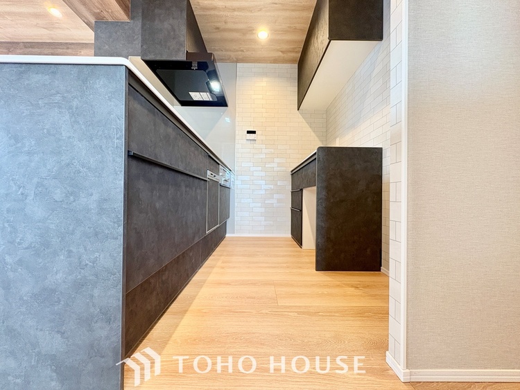 キッチン 【KITCHEN】◆家族のおはよう◆の声を笑顔で迎えてあげられるシステムキッチン。朝ごはんが楽しみでちょっと早起きしたくなるんです。