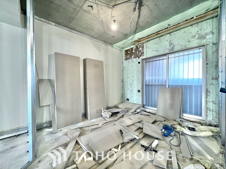 その他 【改装中】採光や風通しを考えて設計された間取り。近隣との視線を考え、街全体で調整される窓位置。外観だけでなく、そこに住まうご家族の心地よさを最優先しました。