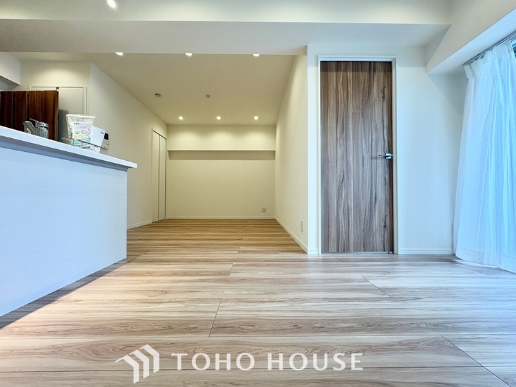 内装 【LIVING】◆Sunshine◆光が燦々と入り、いるだけで気持ちいい。「開放的でゆとりあるお部屋です。