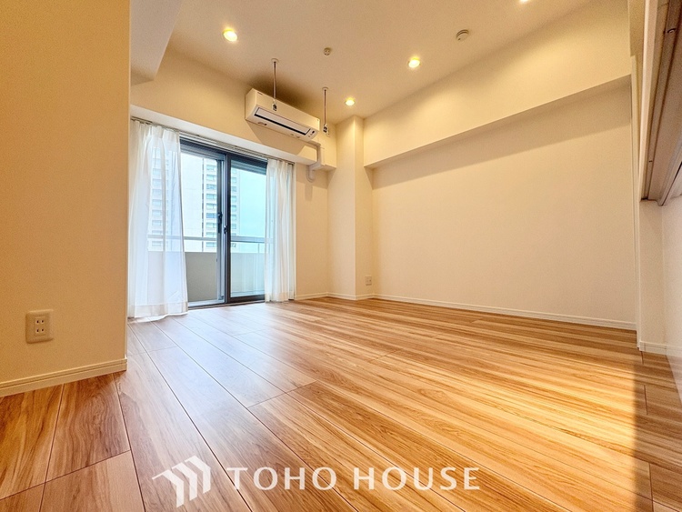 内装 【LIVING】◆陽光◆が差し込む。この開放的なLDKに家族の笑顔が集う。家族が一緒に過ごす空間は明るく、そして居心地よく。