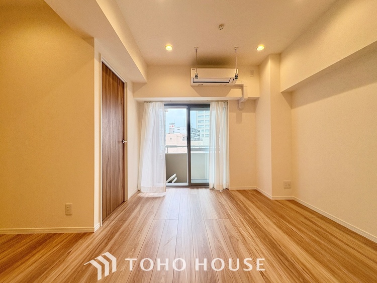 内装 【LIVING】◆扉を◆開くとこの景色。家族の”おかえり”の声が聞こえてきそう。