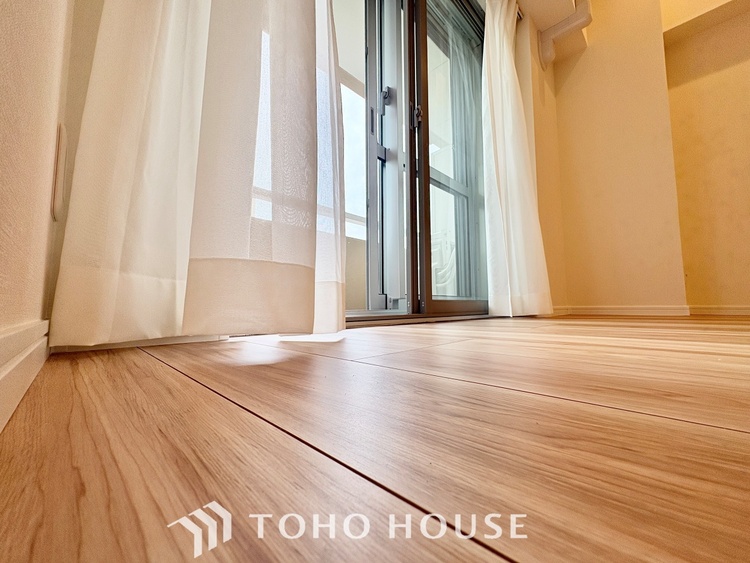 内装 【LIVING】◆扉を◆開くとこの景色。家族の”おかえり”の声が聞こえてきそう。