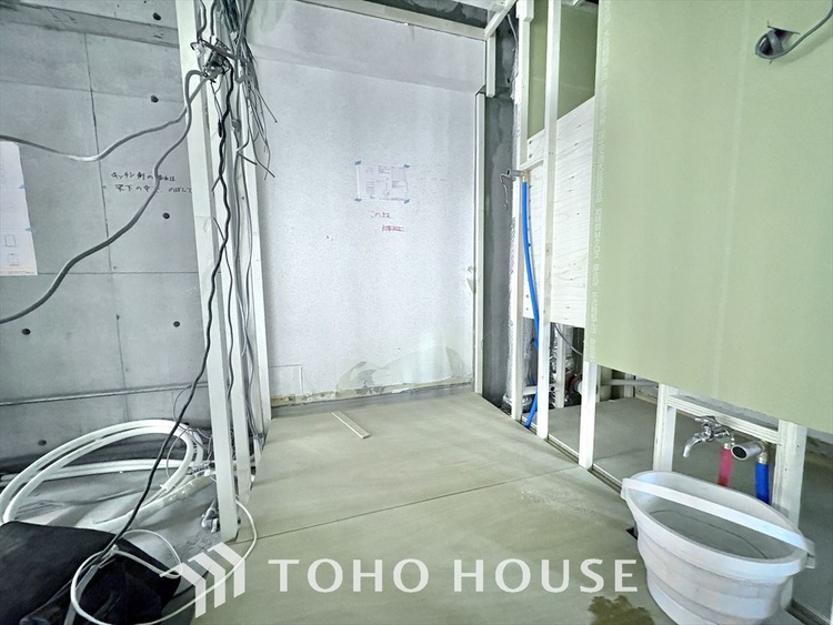 内装 【改装中】風の通り道。舞い込んでくる風が優しく躍り、室内に爽やかな空気を運んでくる。