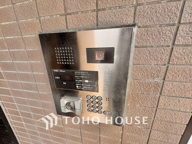 その他 ◆オートロック◆自室の鍵だけではなく、建物内に共用玄関のドアがあり、施錠されているという点がポイント。正しく施錠されていれば居住者以外の侵入を拒むことができます。