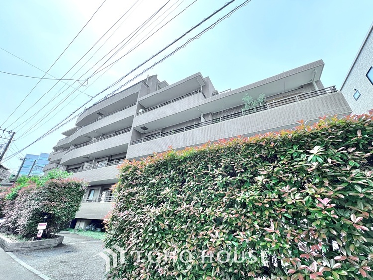 外観 漂う上質な空気感、マンションに入れば「おかえりなさい」と笑顔で迎えてくれるエントランス。最良の心配りを感じるマンションでした。