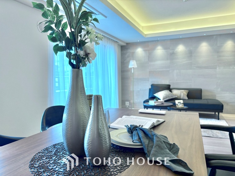 その他 採光や風通しを考えて設計された間取り。近隣との視線を考え、街全体で調整される窓位置。外観だけでなく、そこに住まうご家族の心地よさを最優先しました。