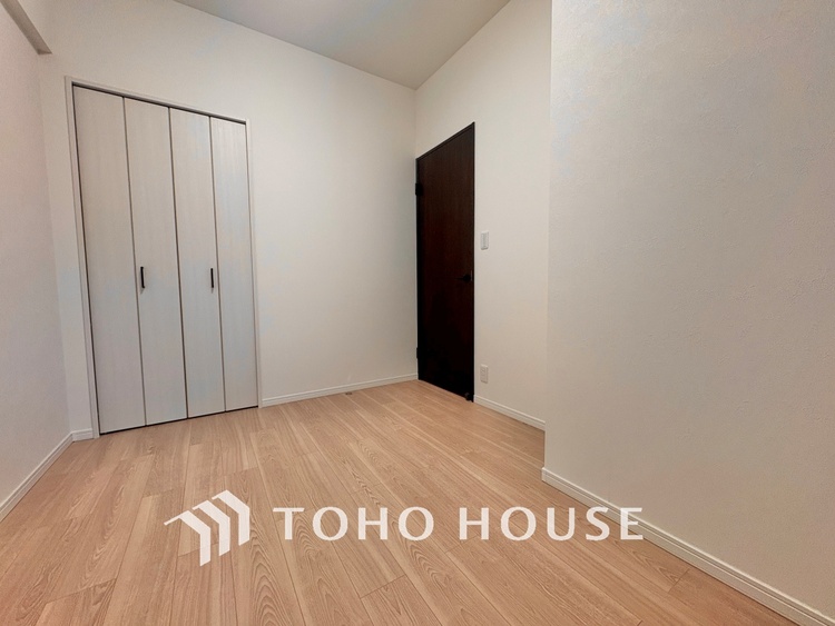 内装 採光や風通しを考えて設計された間取り。近隣との視線を考え、街全体で調整される窓位置。外観だけでなく、そこに住まうご家族の心地よさを最優先しました。