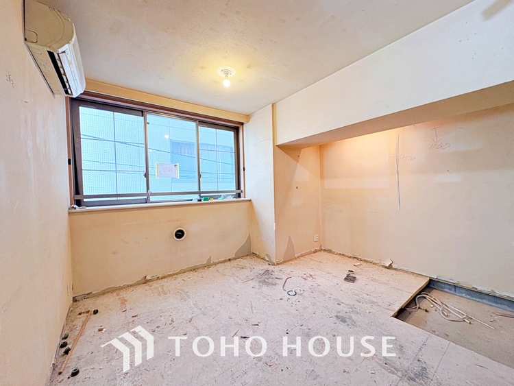 内装 【改装中】好みの空間で読書をしたり、音楽を聞いたりと一人の時間も充実したものにできます。