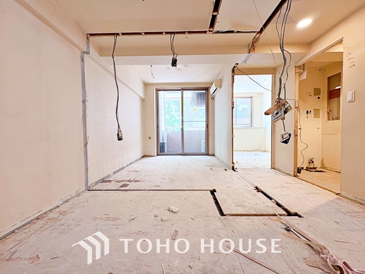 内装 【改装中】◆瀟洒な空間◆落ち着きのある彩が見事に調和させた瀟洒な空間を演出。ここに集まる家族の会話と笑顔が絶え間なく続く幸せな空間。