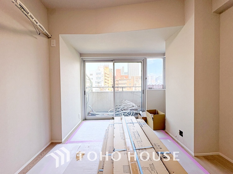 内装 【改装中】使いやすく、明るい洋室に仕上がります。子供部屋や趣味のお部屋にご利用できます。ご自身で家具などを配置し、素敵な空間を創り上げられます。