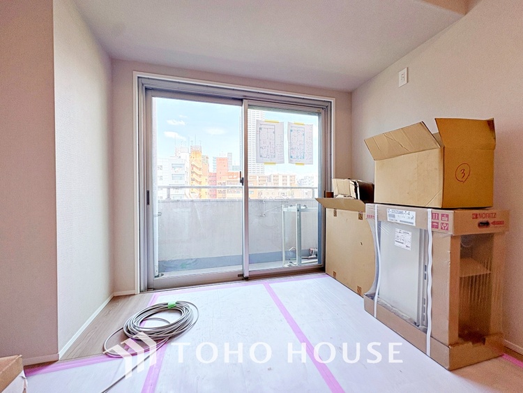 内装 【改装中】「想像していた以上に広い」が写真を撮っているときの感想です。家事動線に配慮したプランによりご家族がくつろげる明るく広い空間が確保できました。