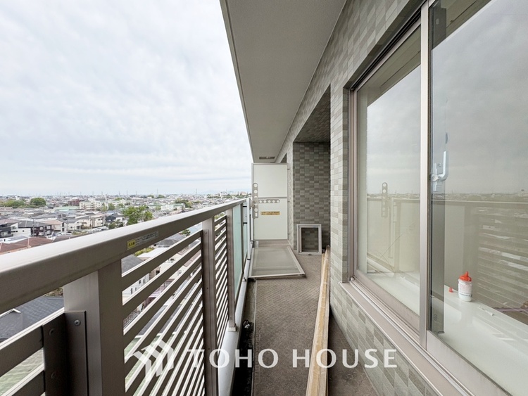 内装 【Private room】家族個々の安らぎの空間。プライベートなBedRoomは暮らす方の感性で造り上げたいもの。誰もが好みで飾れるシンプルな室内に仕上げてあります。