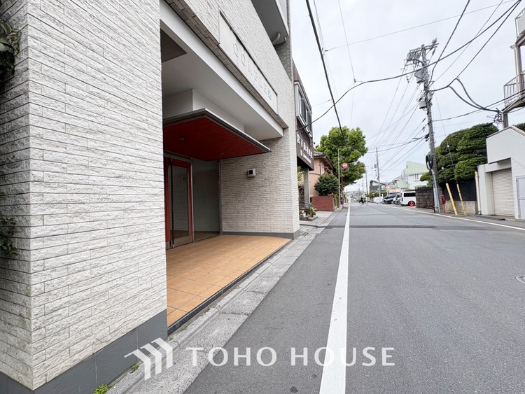 内装 【Quietness】プライベートなお部屋では静かに時を過ごしたい。読書をして、物思いにふける・・光りに満たされた安らぎの空間をがここにはあります。