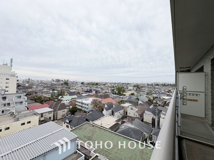 内装 【Quietness】プライベートなお部屋では静かに時を過ごしたい。読書をして、物思いにふける・・光りに満たされた安らぎの空間をがここにはあります。