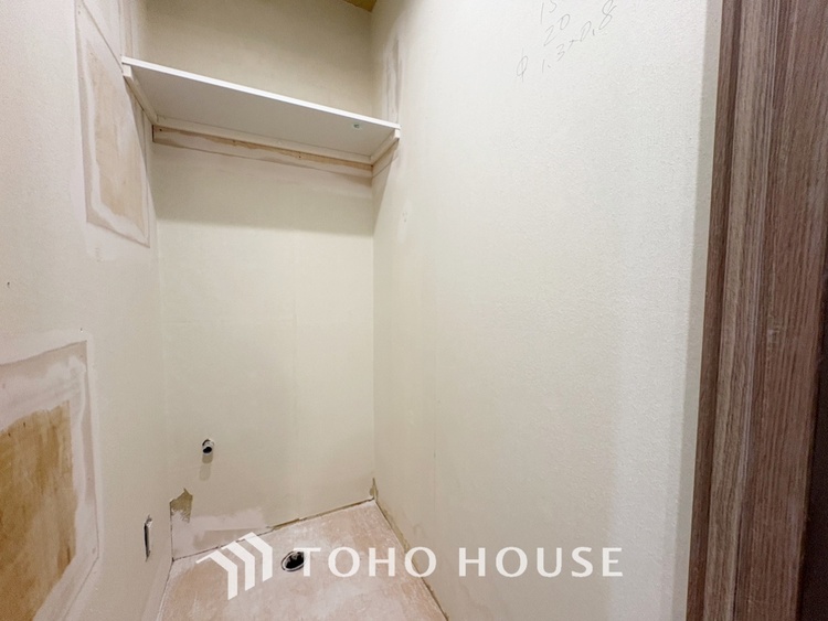 収納 【closet】奥行きのあるクローゼットを採用。衣装ケースや、掃除機といった電化製品まで多くの物を収納できるようなつくりになっております。是非一度、ご自身の目でお確かめ下さい。