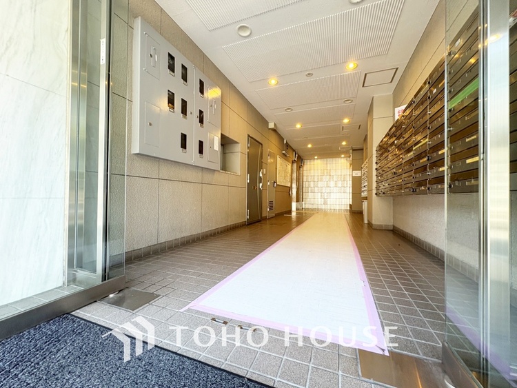 内装 【Ease】家族個々の安らぎの空間。プライベートなBedRoomは暮らす方の感性で造り上げたいもの。誰もが好みで飾れるシンプルな室内に仕上げてあります。