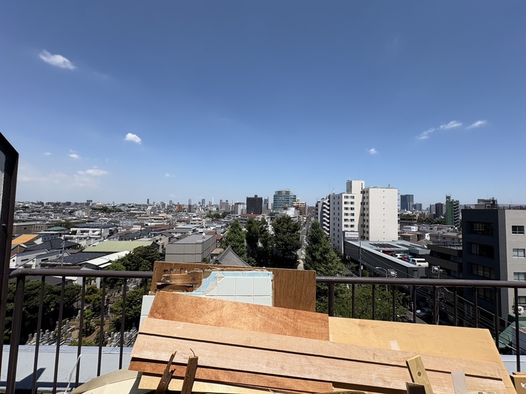 内装 【Ease】家族個々の安らぎの空間。プライベートなBedRoomは暮らす方の感性で造り上げたいもの。誰もが好みで飾れるシンプルな室内に仕上げてあります。