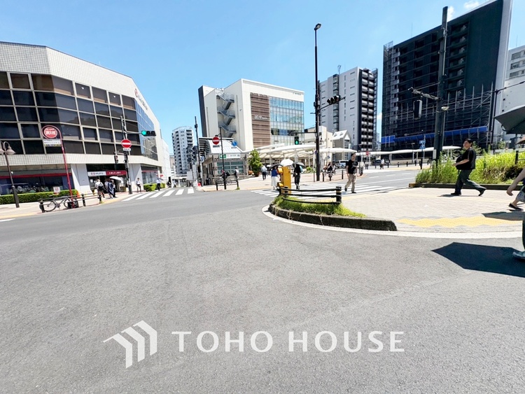 内装 ◆青空テラス◆ベランダから望む紺碧の空からそよ風、そして目に映るのはグリーン広がる風光明媚な世界。それは清々しい自然の薫りを肌で感じる幸せな空間。