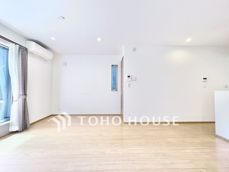 内装 【リビング】食事も団らんもくつろぎも、この空間が暮らしの中心に。