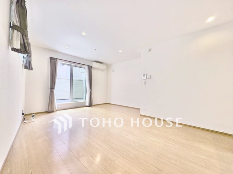 内装 【リビング】ゆったりとした空間で、それぞれが自由に過ごせる物件です