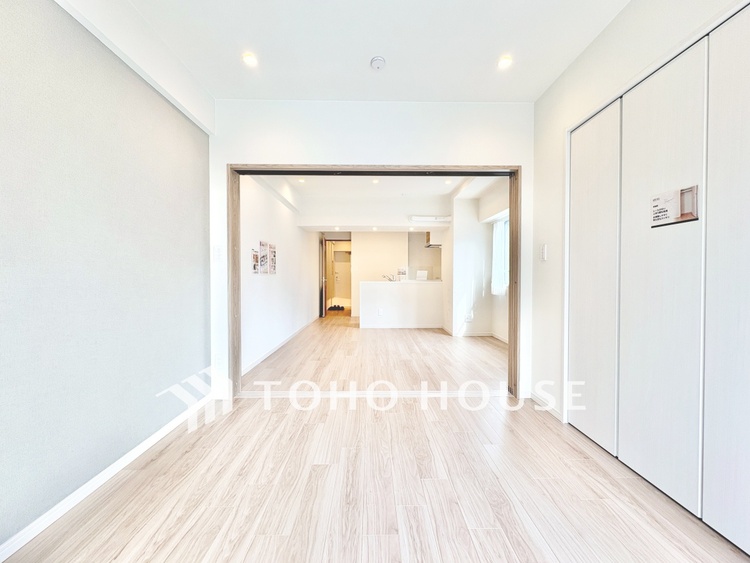 内装 【居室】主寝室としても、お子様のお部屋としても使いやすい一室です。