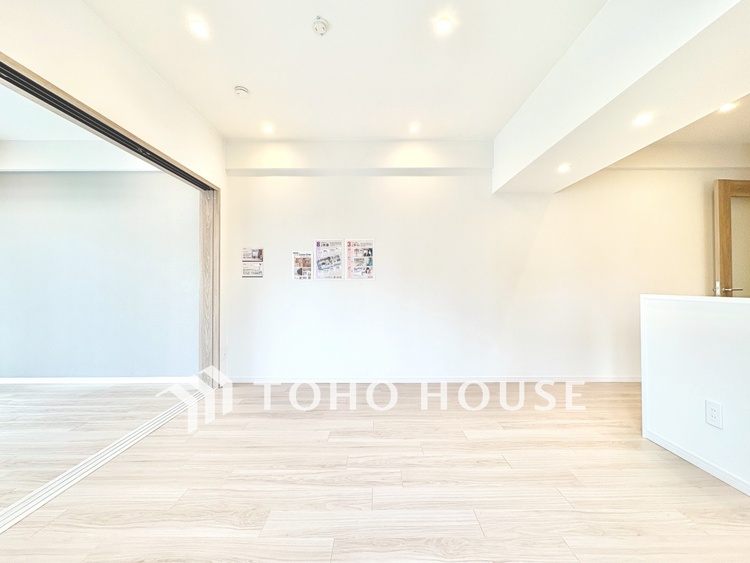 内装 【リビング】食事も団らんもくつろぎも、この空間が暮らしの中心に。