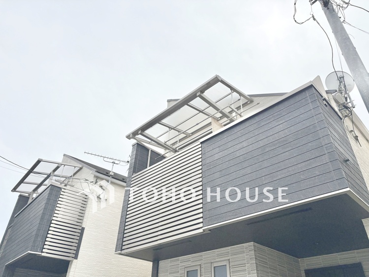 外観 【外観】落ち着いた街並みに調和する外観。住まいとしての安心感を感じられる佇まいです。