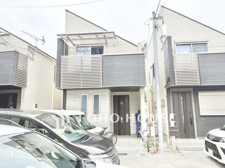 外観 【外観】整った街並みに映える外観デザイン。住環境の良さを感じられる住まいです。