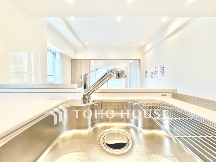 キッチン 【キッチン】家事動線にも配慮され、暮らしをスムーズにしてくれます。