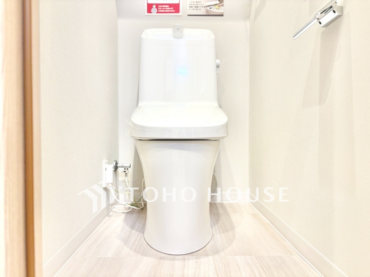 トイレ 【トイレ】落ち着いた空間に仕上がっており快適にご使用できそうです。