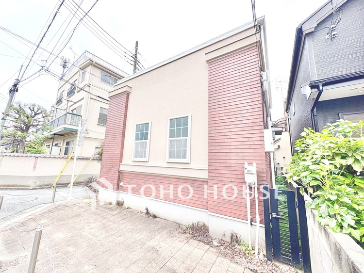 外観 【外観】堂々としたフォルムが印象的な外観。帰宅するたびに安心感を与えてくれるマンションです。