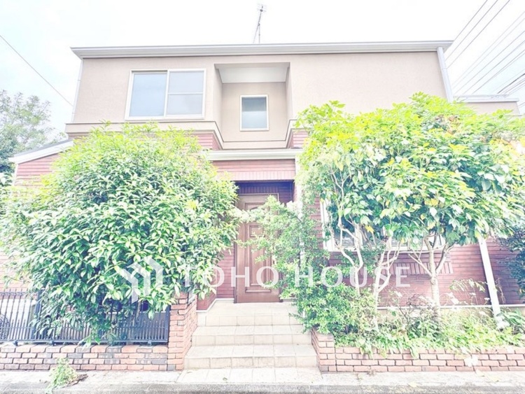 外観 【外観】整った街並みに映える外観デザイン。住環境の良さを感じられる住まいです。