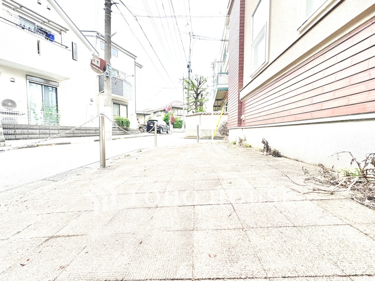 外観 【駐車場】駐車スペースを確保しており、お車をお持ちの方にも安心の住まいです。