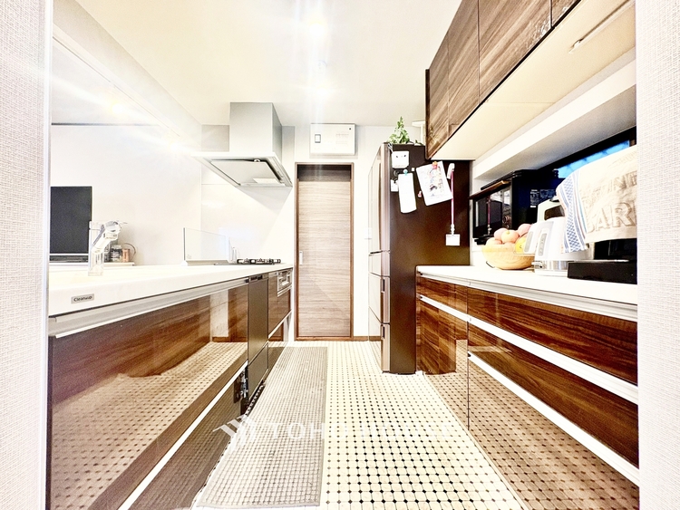 キッチン 【Kitchen】インテリアだけでなく、毎日のお料理を楽しく、軽やかにする多彩な設備・仕様。