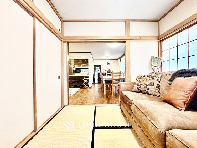 風呂 ◆自身の道◆華道、剣道、そしてここで暮らす者の正道。物事の正しい考えや愛する家族とのコミュニケーション。そんな考えの暮らし方がこの空間にも散りばめられている。