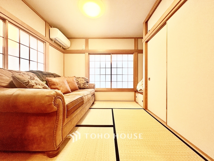 洗面 ◆愛する人達◆との幸せな時間をここで楽しむ。耐震性、デザイン、そして対面キッチンを備えたユーティリティー。何も妥協しないライフスタイル。愛する家族を大切にする人達が住まう家。