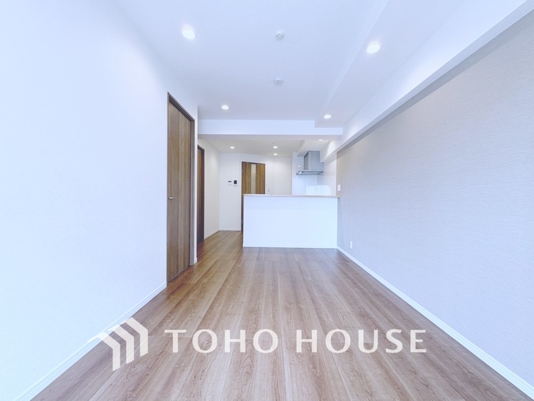 内装 【LIVING】◆眩い◆光が燦々と入り、家族の笑顔を照らす。「いつまでも続いて」と願う夢のような毎日がここにある。